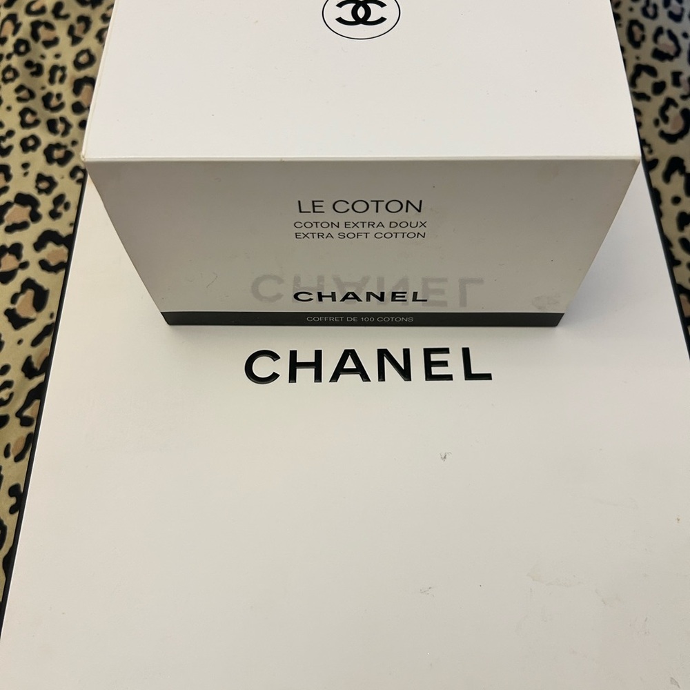 SOLD! CHANEL Le Coton Extra Soft Cotton in White and Black